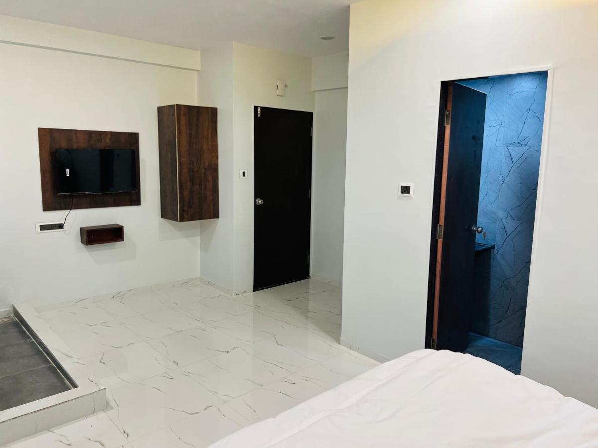סוראט Hotel New City Light מראה חיצוני תמונה